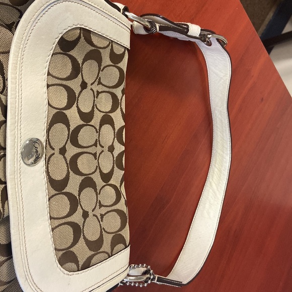 Coach Signature Canvas Hobo F13739 - Picture 3 of 8